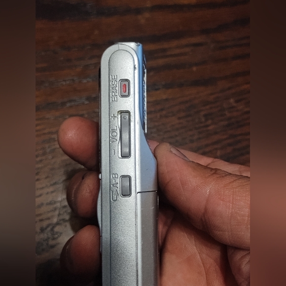 Sony ICD-BX112 500 Hours 2 GB Digital Handheld Voice Recorder - Picture 4 of 4